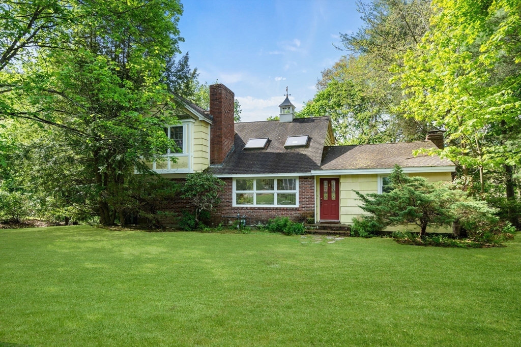 35 Bemis Street, Weston, Massachusetts, 4 Bedrooms Bedrooms, 8 Rooms Rooms,3.5 BathroomsBathrooms,Residential,For Sale,Bemis Street,73373888
