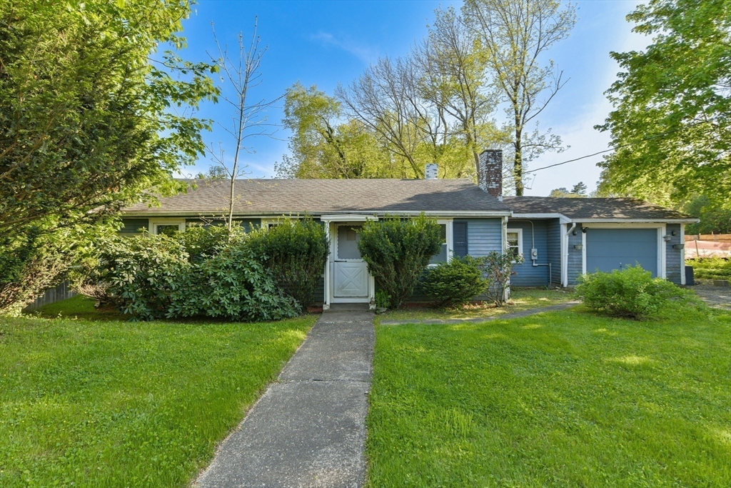 315 North Main Street, Sharon, Massachusetts, 3 Bedrooms Bedrooms, 6 Rooms Rooms,1 BathroomBathrooms,Residential,For Sale,North Main Street,73373890