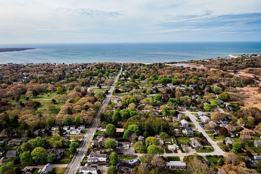 187 Sea St, Barnstable, Massachusetts, 6 Bedrooms Bedrooms, 13 Rooms Rooms,3 BathroomsBathrooms,Residential Income,For Sale,Sea St,73373989