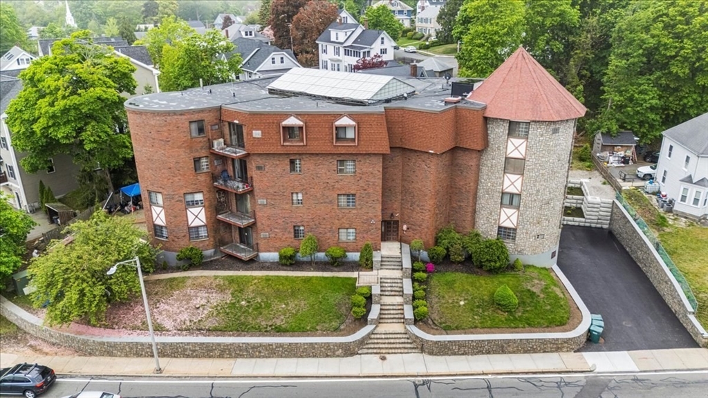215 Thomas Burgin Pkwy, Quincy, Massachusetts, 2 Bedrooms Bedrooms, 5 Rooms Rooms,2 BathroomsBathrooms,Residential,For Sale,Thomas Burgin Pkwy,73374038