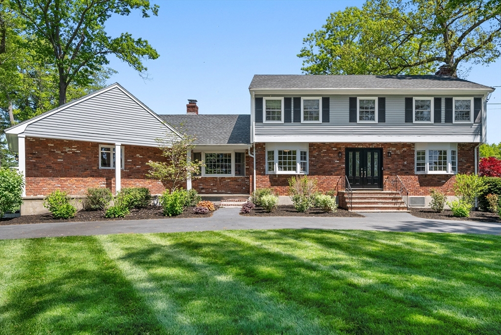 60 Perry Drive, Westwood, Massachusetts, 5 Bedrooms Bedrooms, 18 Rooms Rooms,3.5 BathroomsBathrooms,Residential,For Sale,Perry Drive,73374018