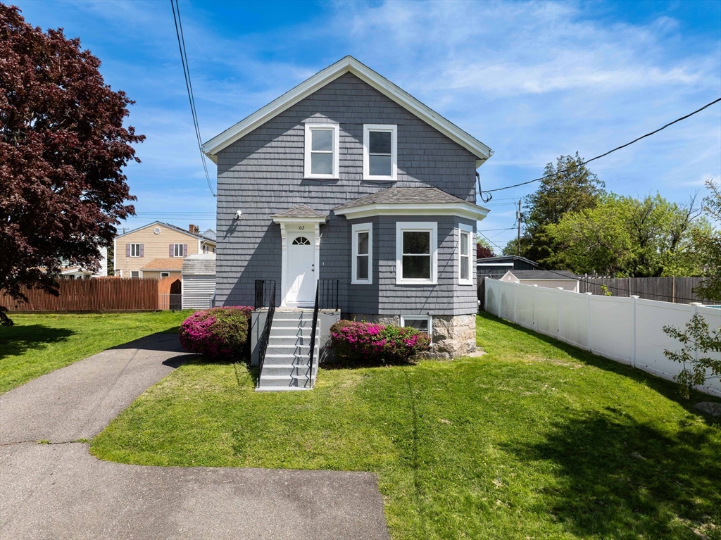 102 Meeson St, Fall River, Massachusetts, 6 Bedrooms Bedrooms, 12 Rooms Rooms,2 BathroomsBathrooms,Residential Income,For Sale,Meeson St,73373999