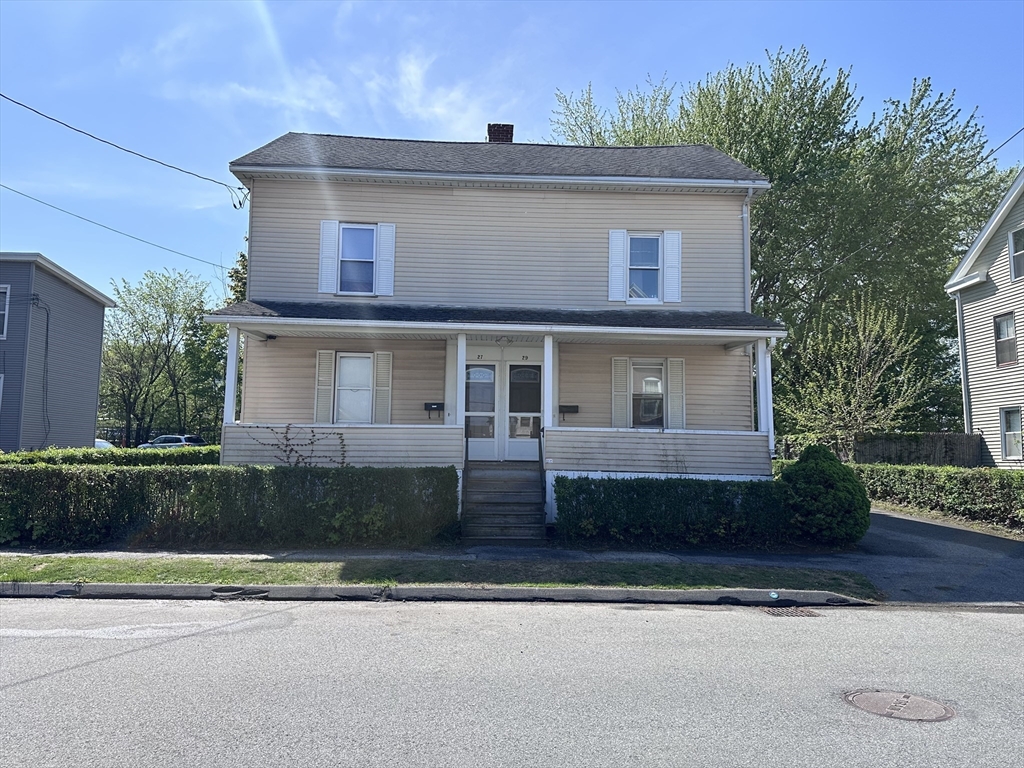 27 Abbey St, Chicopee, Massachusetts, 4 Bedrooms Bedrooms, 12 Rooms Rooms,3.5 BathroomsBathrooms,Residential Income,For Sale,Abbey St,73374093