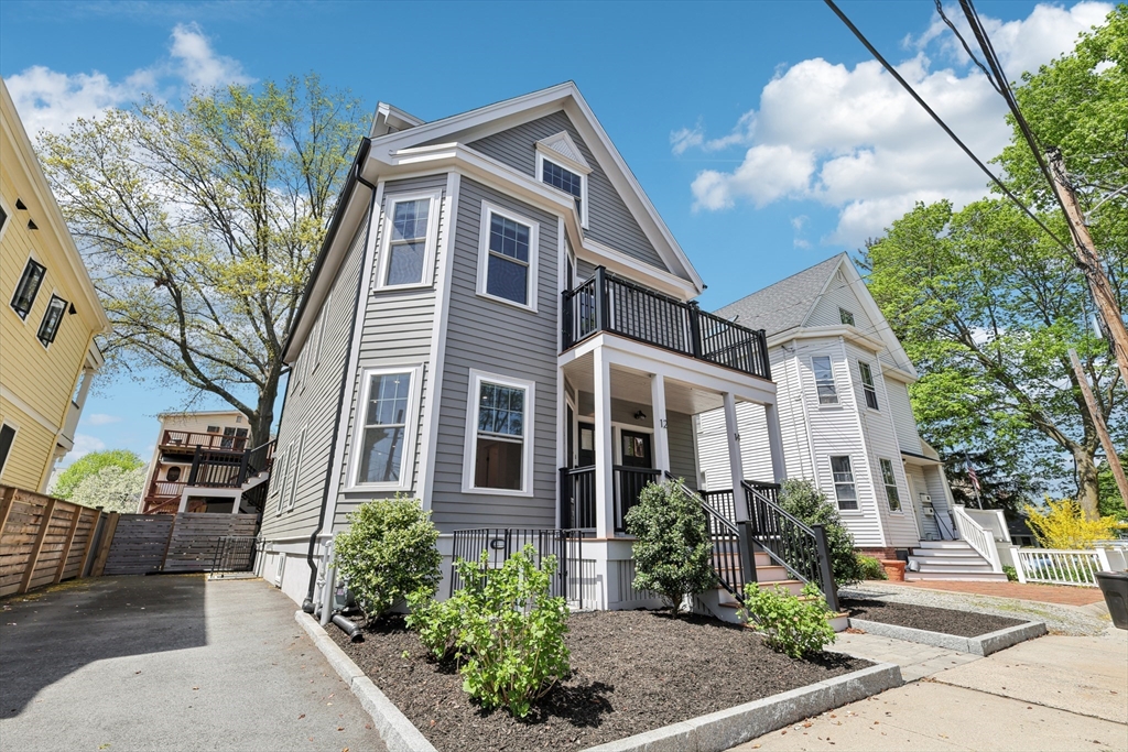12-14 Norumbega St, Cambridge, Massachusetts, 3 Bedrooms Bedrooms, 7 Rooms Rooms,2.5 BathroomsBathrooms,Residential,For Sale,Norumbega St,73374154
