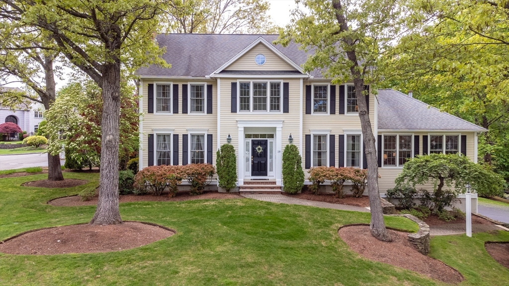 19 Sussex Rd, Winchester, Massachusetts, 4 Bedrooms Bedrooms, 10 Rooms Rooms,3.5 BathroomsBathrooms,Residential,For Sale,Sussex Rd,73374158
