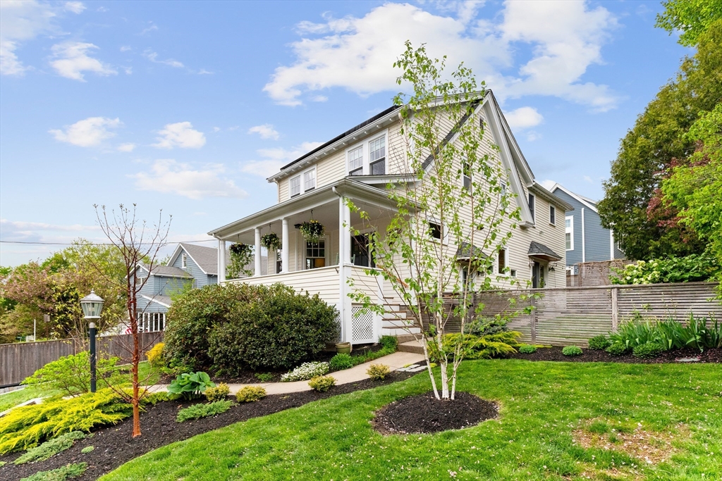 18 Englewood Road, Winchester, Massachusetts, 5 Bedrooms Bedrooms, 11 Rooms Rooms,2.5 BathroomsBathrooms,Residential,For Sale,Englewood Road,73374060