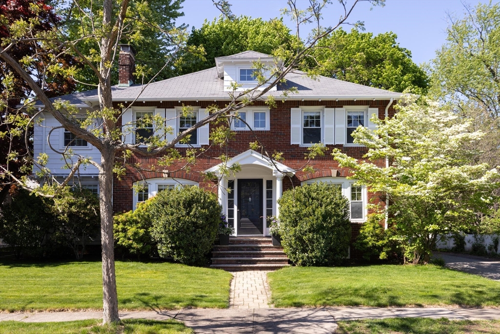 35 Vineyard Rd, Newton, Massachusetts, 4 Bedrooms Bedrooms, 10 Rooms Rooms,2.5 BathroomsBathrooms,Residential,For Sale,Vineyard Rd,73374256