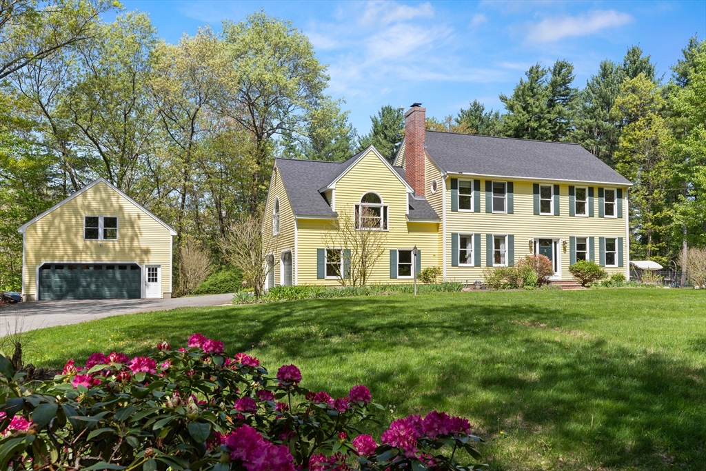 241 Farnum Street, North Andover, Massachusetts, 4 Bedrooms Bedrooms, 8 Rooms Rooms,2.5 BathroomsBathrooms,Residential,For Sale,Farnum Street,73374268