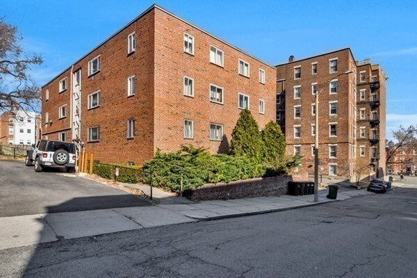 10 Scottfield Rd, Boston, Massachusetts, 2 Bedrooms Bedrooms, 4 Rooms Rooms,1 BathroomBathrooms,Residential,For Sale,Scottfield Rd,73374305