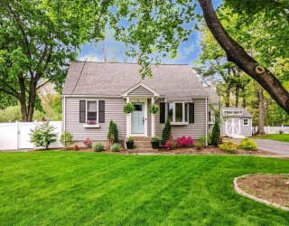 5 Garrison Circle, Northborough, Massachusetts, 4 Bedrooms Bedrooms, 10 Rooms Rooms,1.5 BathroomsBathrooms,Residential,For Sale,Garrison Circle,73374161