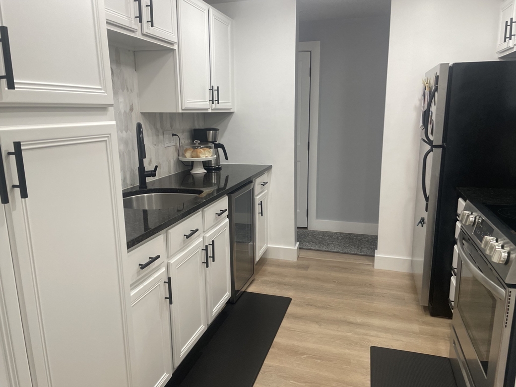 200 Manning St, Hudson, Massachusetts, 2 Bedrooms Bedrooms, 5 Rooms Rooms,1 BathroomBathrooms,Residential,For Sale,Manning St,73374437