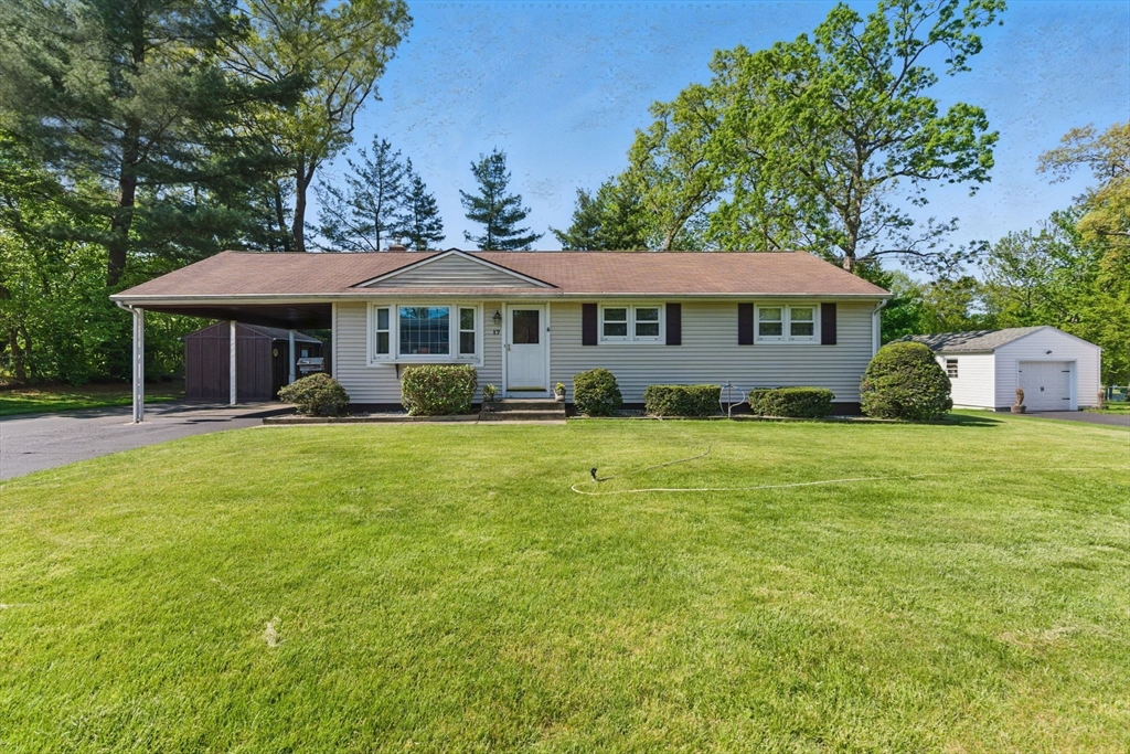 17 Howard Street, Enfield, Connecticut, 3 Bedrooms Bedrooms, 6 Rooms Rooms,1 BathroomBathrooms,Residential,For Sale,Howard Street,73374408