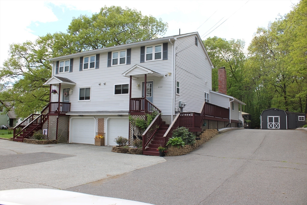 331-333 Montgomery St, Chicopee, Massachusetts, 6 Bedrooms Bedrooms, 11 Rooms Rooms,3 BathroomsBathrooms,Residential Income,For Sale,Montgomery St,73374485