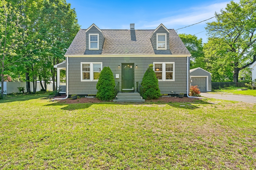 705 Homestead Ave, Holyoke, Massachusetts, 3 Bedrooms Bedrooms, 6 Rooms Rooms,2.5 BathroomsBathrooms,Residential,For Sale,Homestead Ave,73374495