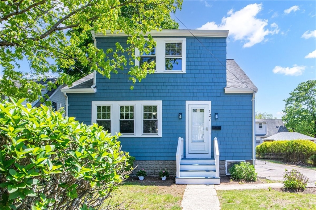 127 Mutton Lane, Weymouth, Massachusetts, 3 Bedrooms Bedrooms, 7 Rooms Rooms,1.5 BathroomsBathrooms,Residential,For Sale,Mutton Lane,73374496