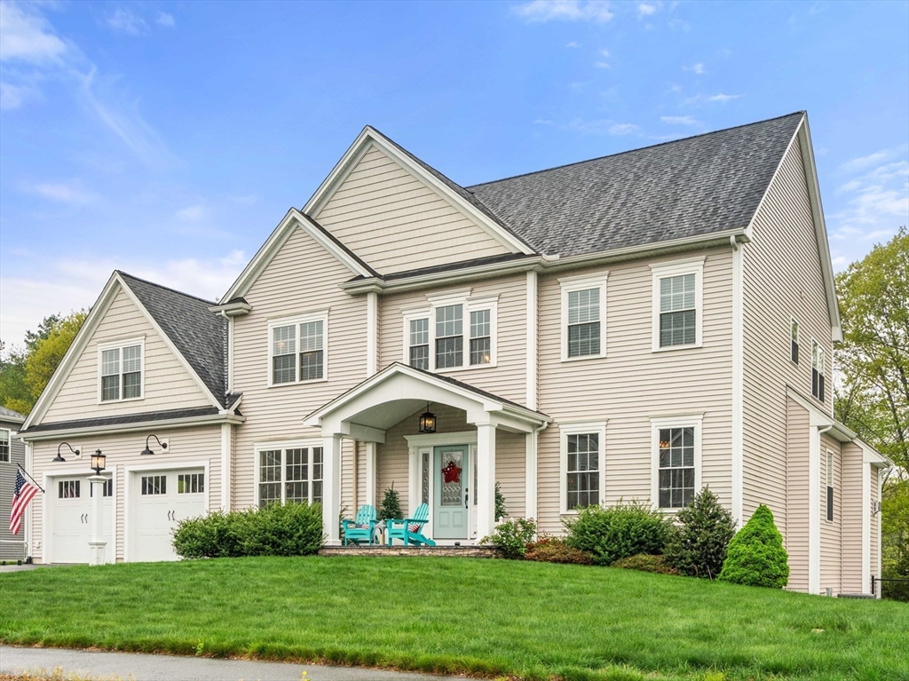 15 Day Lily Ln, Walpole, Massachusetts, 4 Bedrooms Bedrooms, 11 Rooms Rooms,2.5 BathroomsBathrooms,Residential,For Sale,Day Lily Ln,73374375
