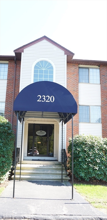 2320 Skyline Dr, Lowell, Massachusetts, 2 Bedrooms Bedrooms, 4 Rooms Rooms,1 BathroomBathrooms,Residential,For Sale,Skyline Dr,73374546