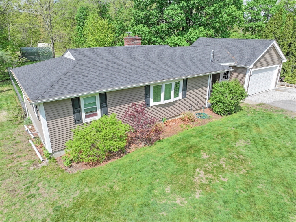 538 School Street, Northbridge, Massachusetts, 3 Bedrooms Bedrooms, 7 Rooms Rooms,1 BathroomBathrooms,Residential,For Sale,School Street,73374566