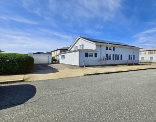4 Carlisa Dr., Fall River, Massachusetts, 3 Bedrooms Bedrooms, 6 Rooms Rooms,1 BathroomBathrooms,Residential,For Sale,Carlisa Dr.,73374578