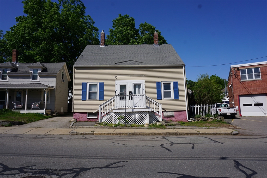 5-7 Summer St, Maynard, Massachusetts, 4 Bedrooms Bedrooms, 8 Rooms Rooms,2 BathroomsBathrooms,Residential Income,For Sale,Summer St,73374345