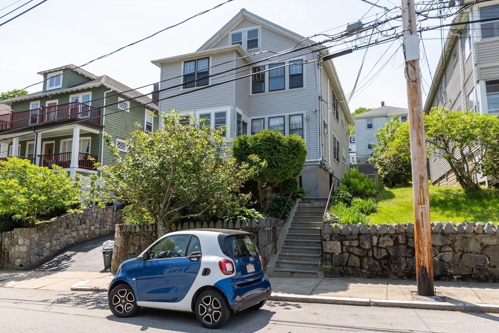 130-132 Nonantum Street, Boston, Massachusetts, 5 Bedrooms Bedrooms, 11 Rooms Rooms,2 BathroomsBathrooms,Residential Income,For Sale,Nonantum Street,73374596
