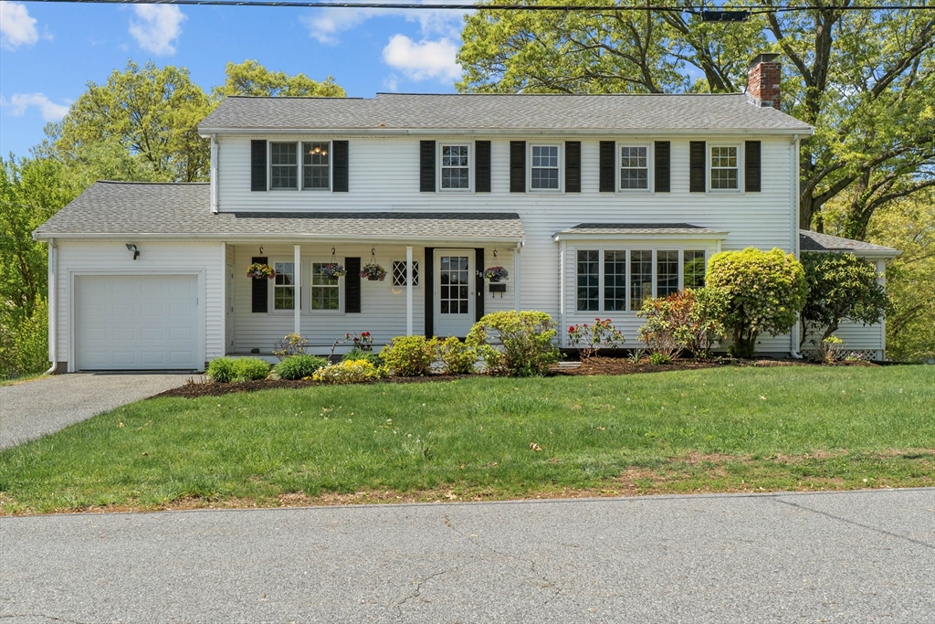 35 Crest Road, Framingham, Massachusetts, 3 Bedrooms Bedrooms, 11 Rooms Rooms,2 BathroomsBathrooms,Residential,For Sale,Crest Road,73374667