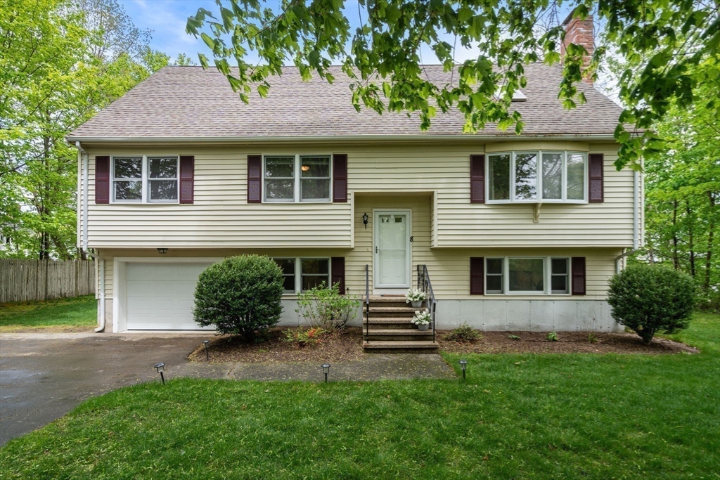 8 Sampson Dr, Randolph, Massachusetts, 4 Bedrooms Bedrooms, 7 Rooms Rooms,3 BathroomsBathrooms,Residential,For Sale,Sampson Dr,73374455