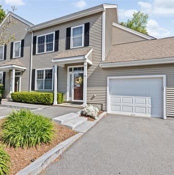 18 Evergreen Cir, Canton, Massachusetts, 3 Bedrooms Bedrooms, 6 Rooms Rooms,2.5 BathroomsBathrooms,Residential,For Sale,Evergreen Cir,73374677
