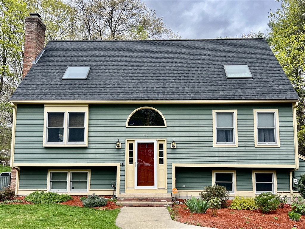 176 Cox Street, Hudson, Massachusetts, 3 Bedrooms Bedrooms, 7 Rooms Rooms,2 BathroomsBathrooms,Residential,For Sale,Cox Street,73374336