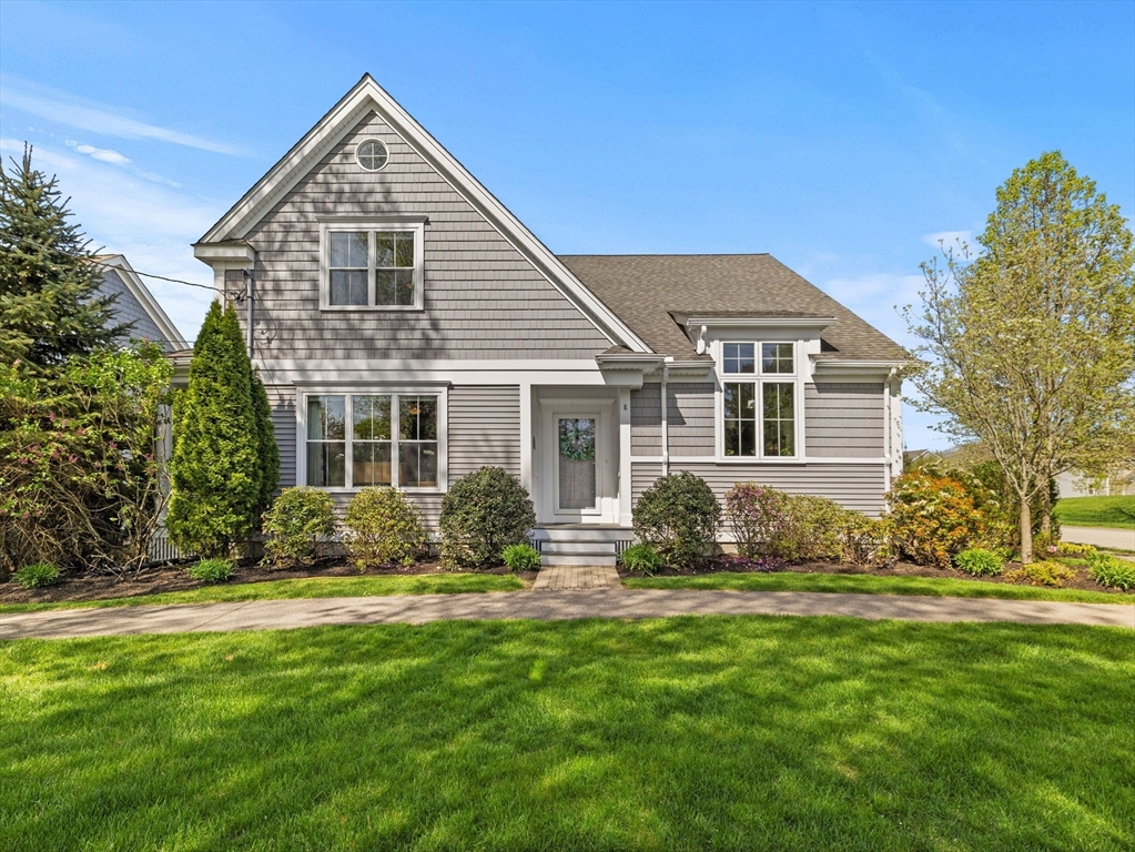 8 Sandstone Dr, Medway, Massachusetts, 3 Bedrooms Bedrooms, 9 Rooms Rooms,2.5 BathroomsBathrooms,Residential,For Sale,Sandstone Dr,73372632