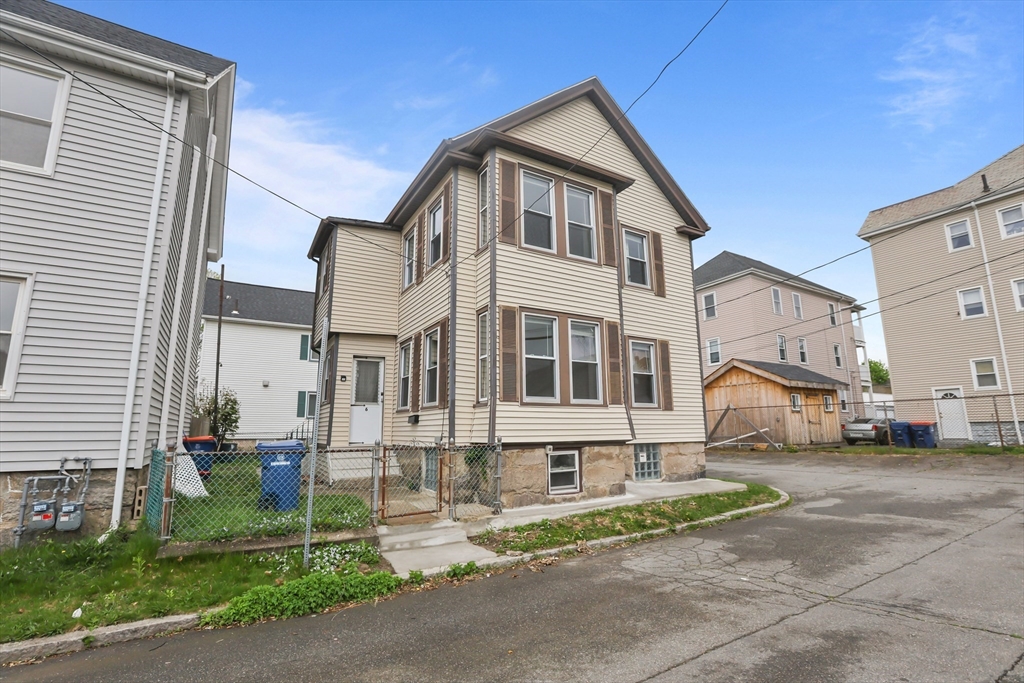 6 Coffin Avenue Ct, New Bedford, Massachusetts, 3 Bedrooms Bedrooms, 6 Rooms Rooms,2 BathroomsBathrooms,Residential,For Sale,Coffin Avenue Ct,73374888