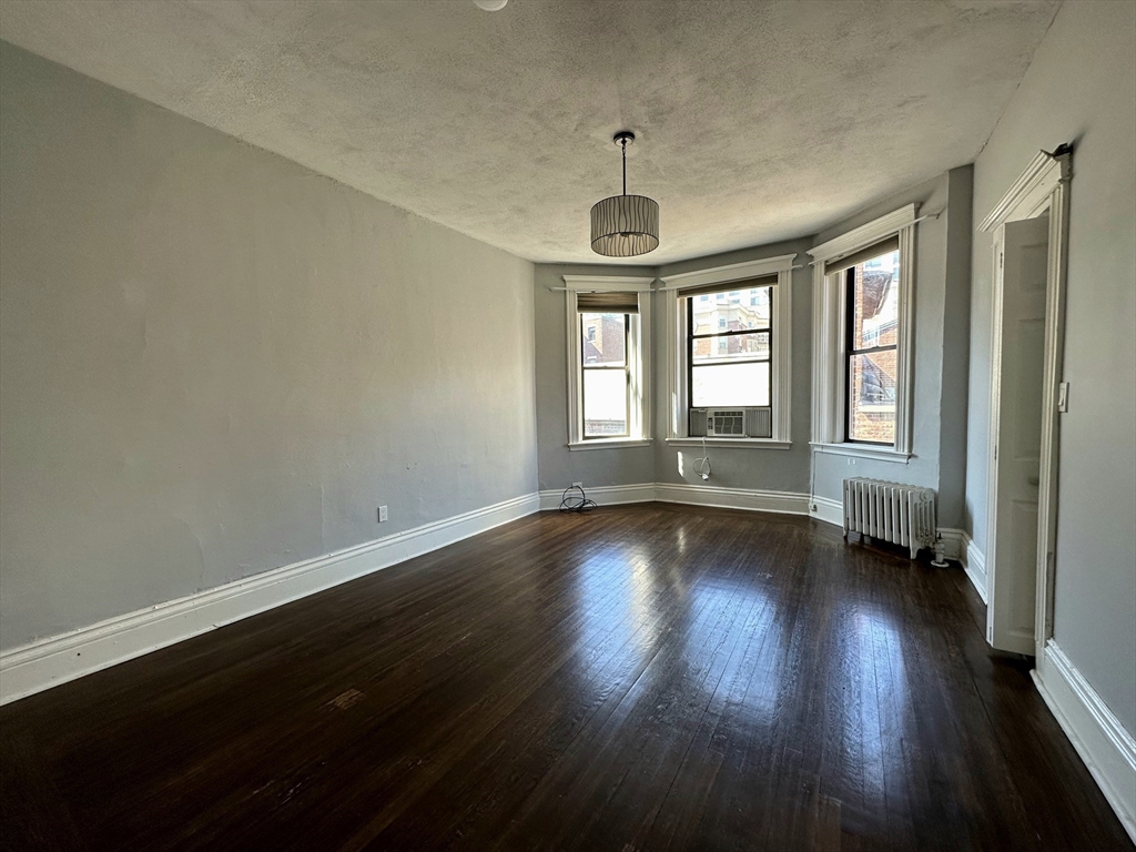 107 Jersey St., Boston, Massachusetts, 1 Bedroom Bedrooms, 3 Rooms Rooms,1 BathroomBathrooms,Residential Lease,For Rent,Jersey St.,73374889