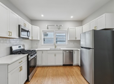 7 Hawthorne St, Everett, Massachusetts, 3 Bedrooms Bedrooms, 5 Rooms Rooms,1 BathroomBathrooms,Residential Lease,For Rent,Hawthorne St,73374775