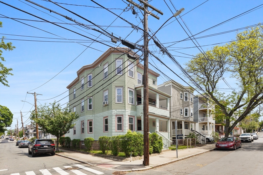 69 Conwell Ave, Somerville, Massachusetts, 9 Bedrooms Bedrooms, 18 Rooms Rooms,3 BathroomsBathrooms,Residential Income,For Sale,Conwell Ave,73341065