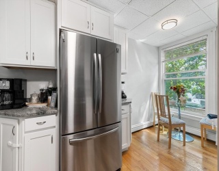 24 Whitehead, Lowell, Massachusetts, 3 Bedrooms Bedrooms, 5 Rooms Rooms,1 BathroomBathrooms,Residential Lease,For Rent,Whitehead,73375315