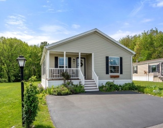 70 Kendall Court, Raynham, Massachusetts, 3 Bedrooms Bedrooms, 6 Rooms Rooms,2 BathroomsBathrooms,Residential,For Sale,Kendall Court,73375323