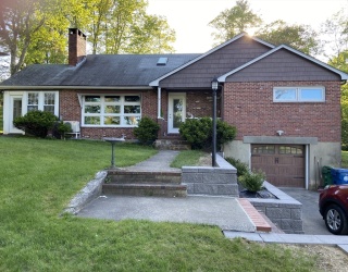 94 Center St., Burlington, Massachusetts, 4 Bedrooms Bedrooms, 7 Rooms Rooms,1 BathroomBathrooms,Residential,For Sale,Center St.,73375333