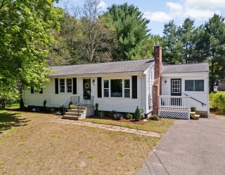14 Chandler Ave, Walpole, Massachusetts, 3 Bedrooms Bedrooms, 6 Rooms Rooms,1 BathroomBathrooms,Residential,For Sale,Chandler Ave,73375334