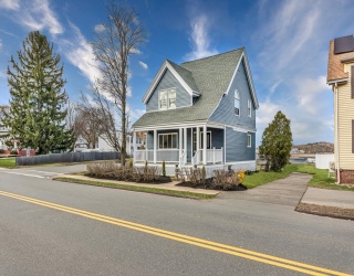 24 Ballard Street, Saugus, Massachusetts, 4 Bedrooms Bedrooms, 6 Rooms Rooms,3 BathroomsBathrooms,Residential,For Sale,Ballard Street,73375332