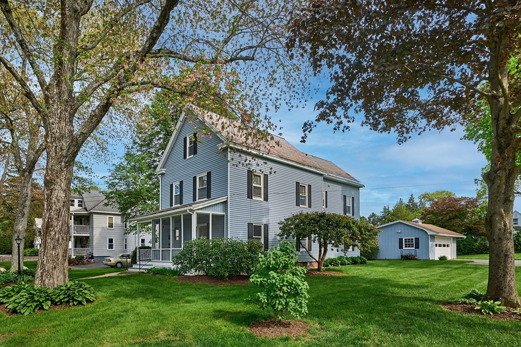 46 Garfield Ave, Easthampton, Massachusetts, 3 Bedrooms Bedrooms, 10 Rooms Rooms,2 BathroomsBathrooms,Residential Income,For Sale,Garfield Ave,73375245