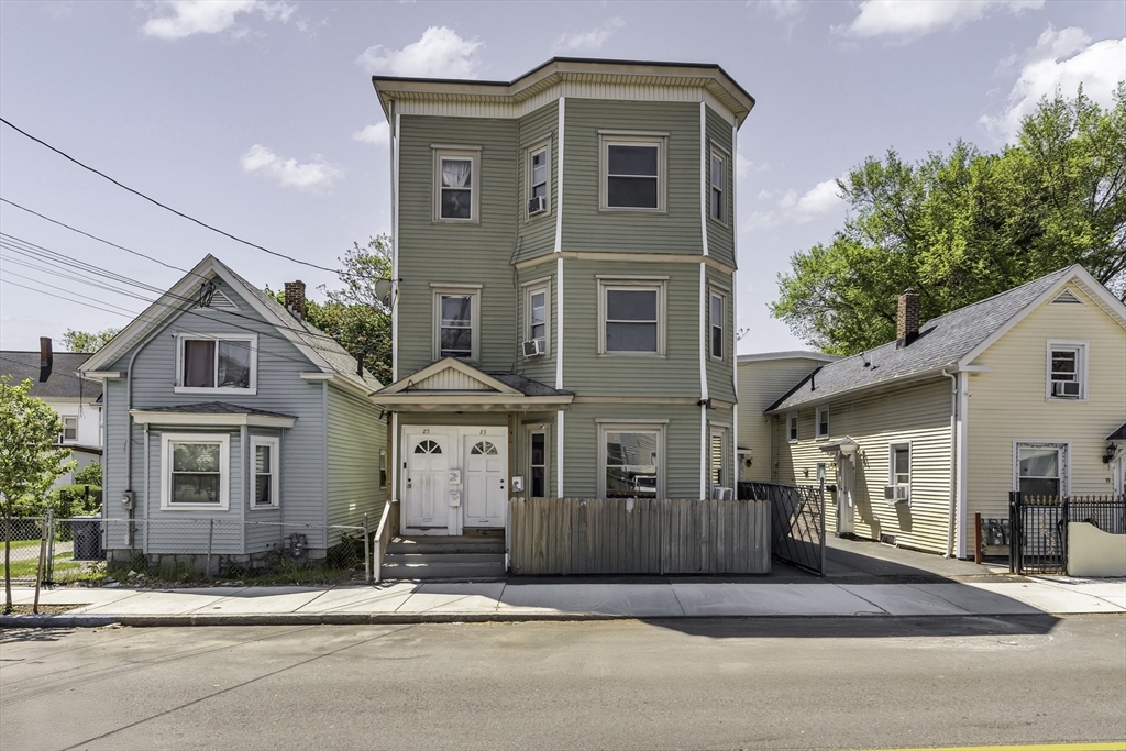 23-25 Newton St, Lawrence, Massachusetts, 9 Bedrooms Bedrooms, 15 Rooms Rooms,3 BathroomsBathrooms,Residential Income,For Sale,Newton St,73375084