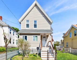 16 Hazelwood St, Malden, Massachusetts, 3 Bedrooms Bedrooms, 8 Rooms Rooms,2 BathroomsBathrooms,Residential Income,For Sale,Hazelwood St,73374821
