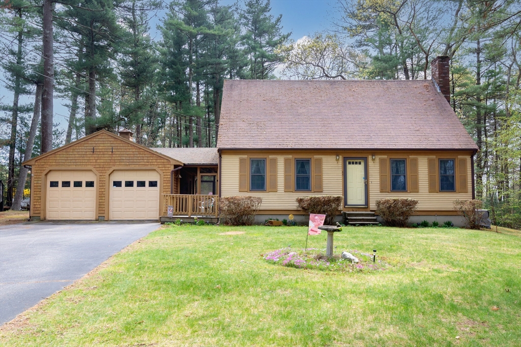 65 Rochester Rd, Carver, Massachusetts, 3 Bedrooms Bedrooms, 6 Rooms Rooms,1.5 BathroomsBathrooms,Residential,For Sale,Rochester Rd,73375695