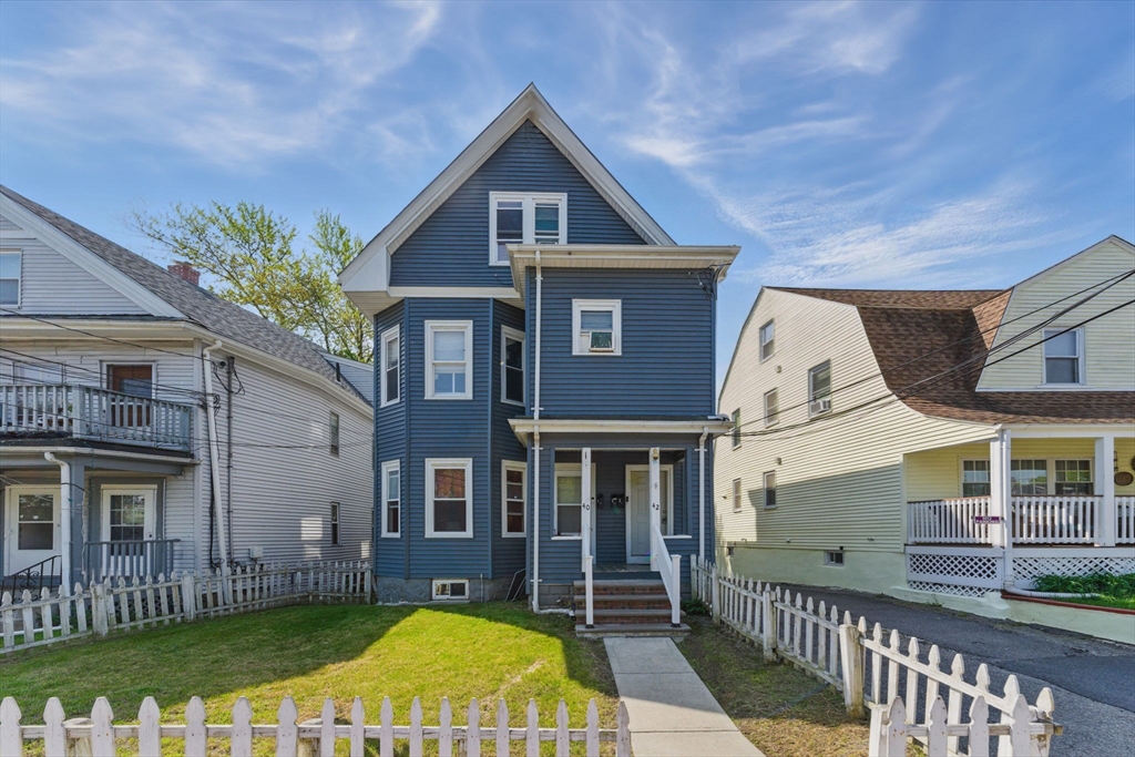 40-42 Frazer St, Boston, Massachusetts, 6 Bedrooms Bedrooms, 12 Rooms Rooms,4 BathroomsBathrooms,Residential Income,For Sale,Frazer St,73375705