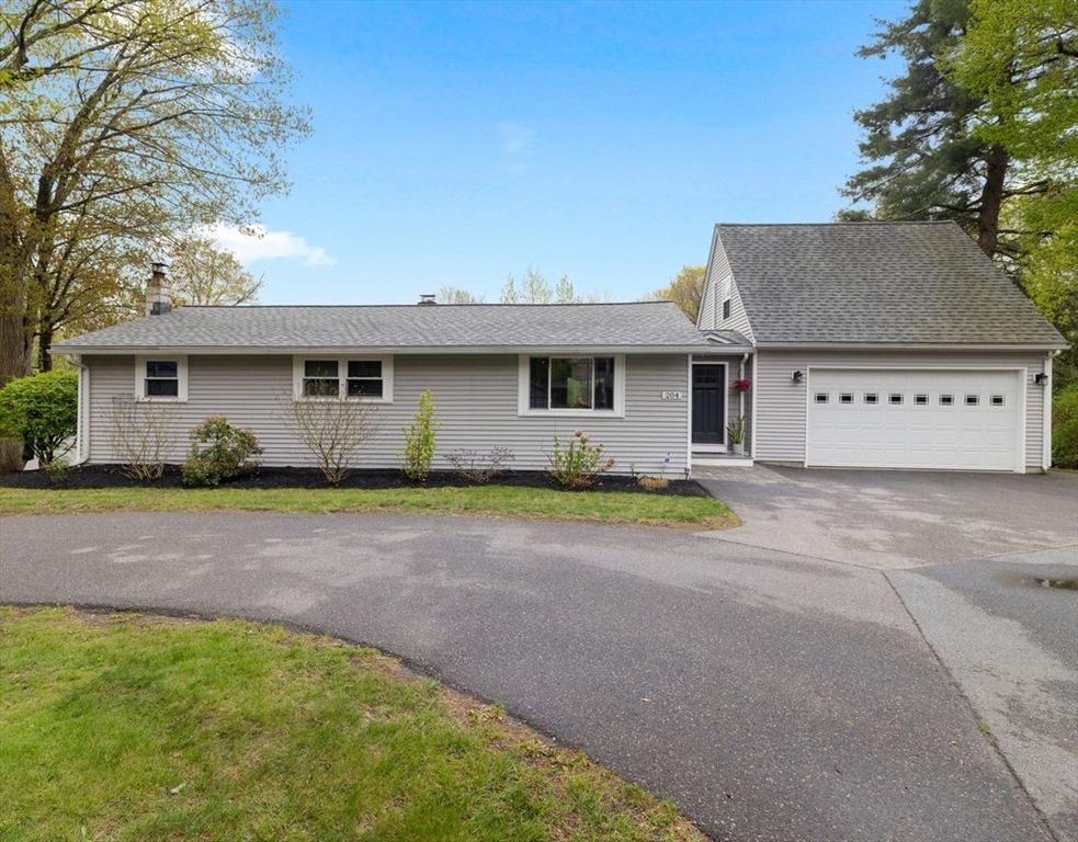 204 Southville Rd, Southborough, Massachusetts, 3 Bedrooms Bedrooms, 6 Rooms Rooms,1 BathroomBathrooms,Residential,For Sale,Southville Rd,73375707