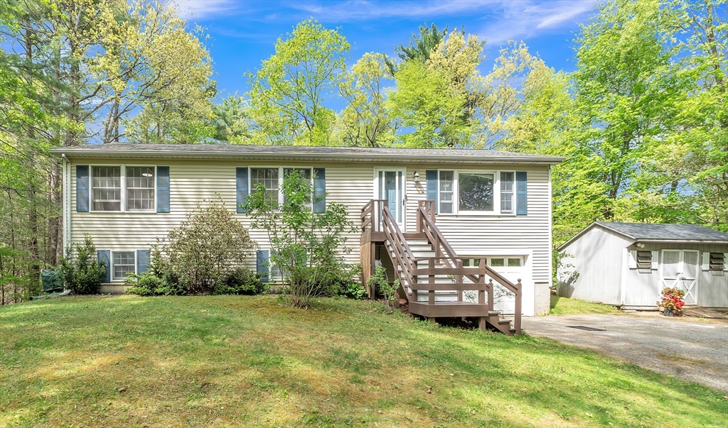 10 Vinton Rd, Sturbridge, Massachusetts, 3 Bedrooms Bedrooms, 7 Rooms Rooms,1.5 BathroomsBathrooms,Residential,For Sale,Vinton Rd,73375733