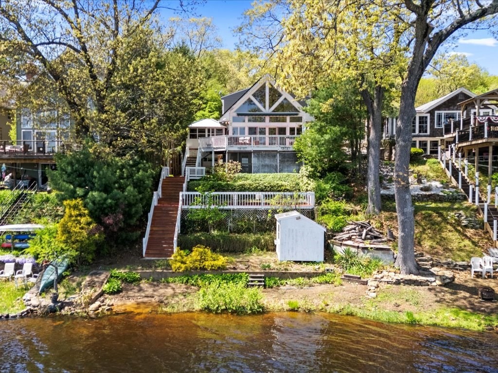 91 Lake Shore Drive, West Brookfield, Massachusetts, 3 Bedrooms Bedrooms, 7 Rooms Rooms,3.5 BathroomsBathrooms,Residential,For Sale,Lake Shore Drive,73375511