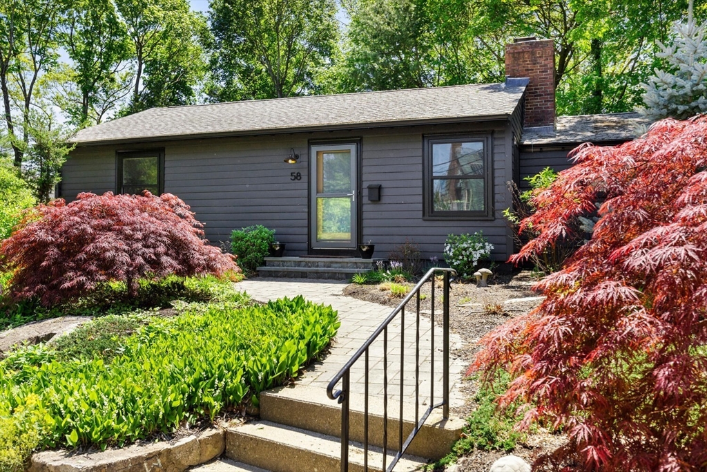 58 Kensington Park, Arlington, Massachusetts, 3 Bedrooms Bedrooms, 7 Rooms Rooms,2 BathroomsBathrooms,Residential,For Sale,Kensington Park,73375652