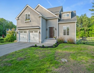 21 Te Berry Farm Road, Hanover, Massachusetts, 4 Bedrooms Bedrooms, 9 Rooms Rooms,3.5 BathroomsBathrooms,Residential,For Sale,Te Berry Farm Road,73375664