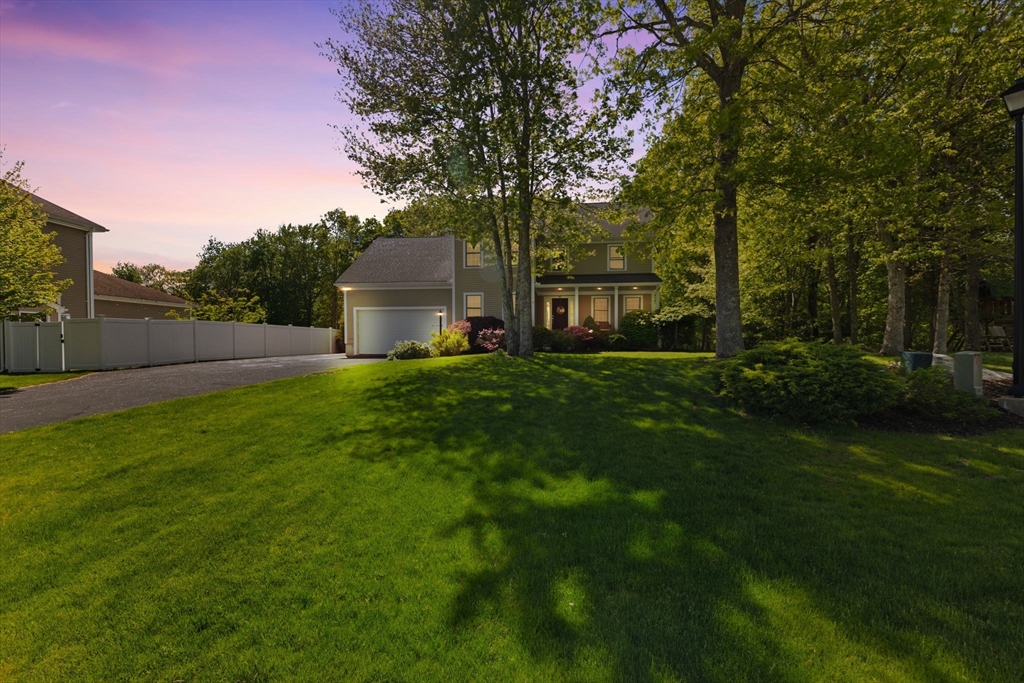 90 Sutherland Dr, Somerset, Massachusetts, 4 Bedrooms Bedrooms, 6 Rooms Rooms,2.5 BathroomsBathrooms,Residential,For Sale,Sutherland Dr,73375674